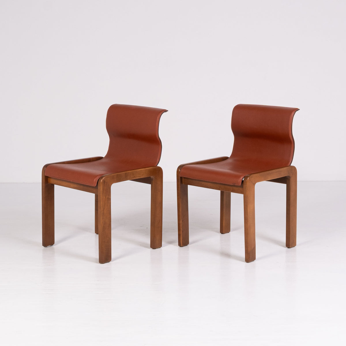 Cassina Arfa e Tobia Scrapa by Cassina, view 1 of 4, vintage, Assembly Vintage Dubai