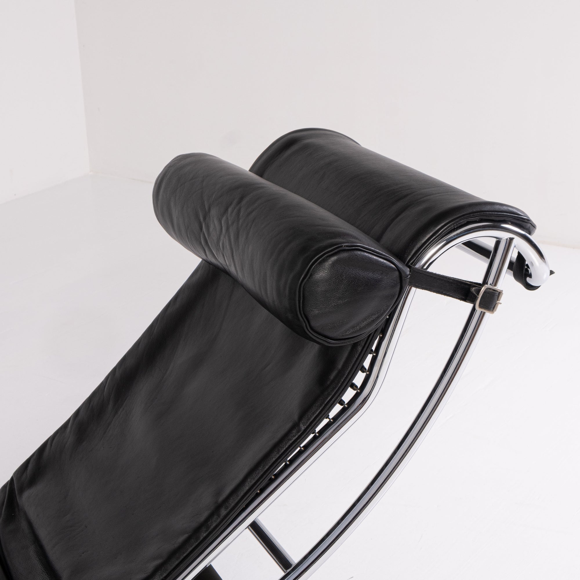 Cassina LC4 in Black Leather