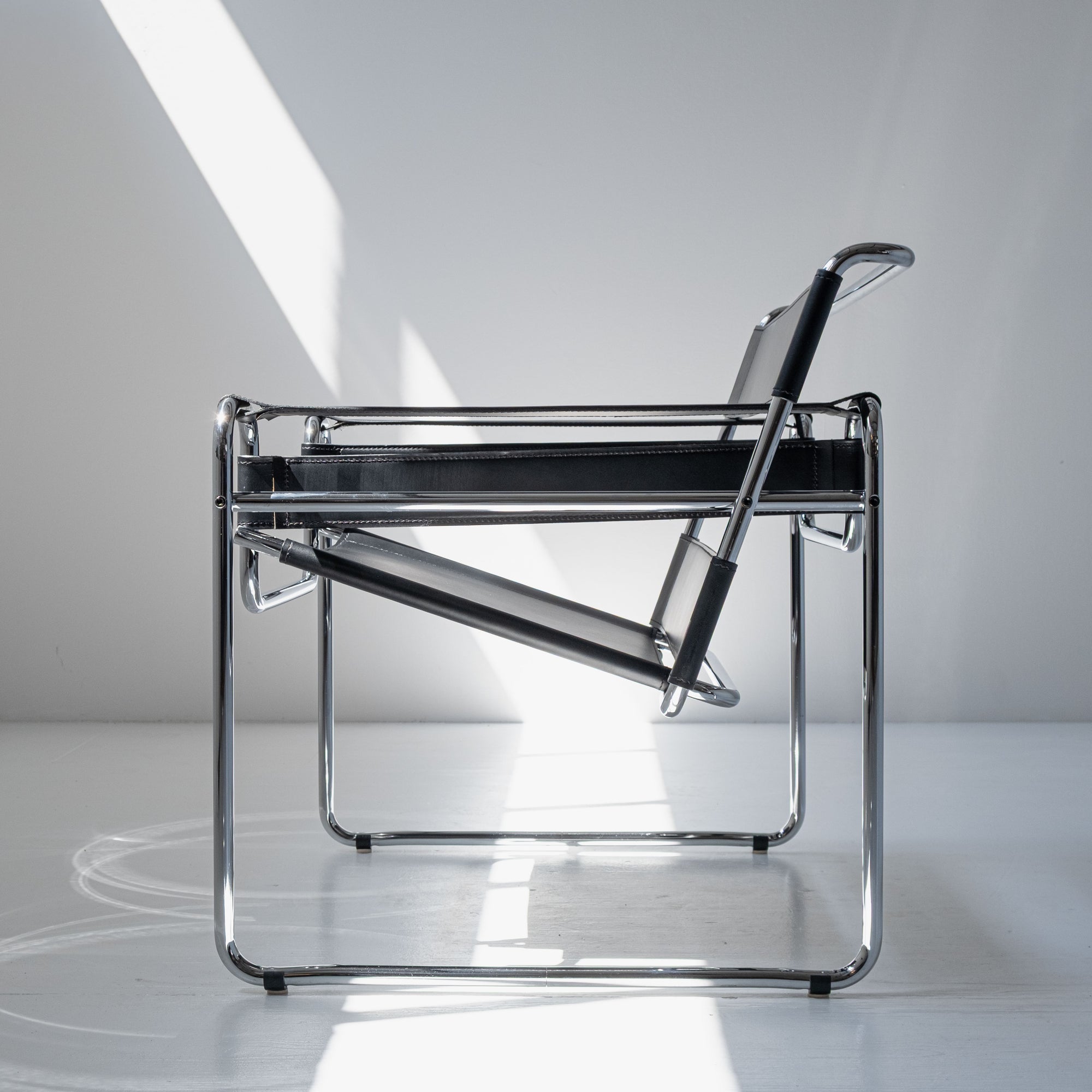 Knoll Wassily Black