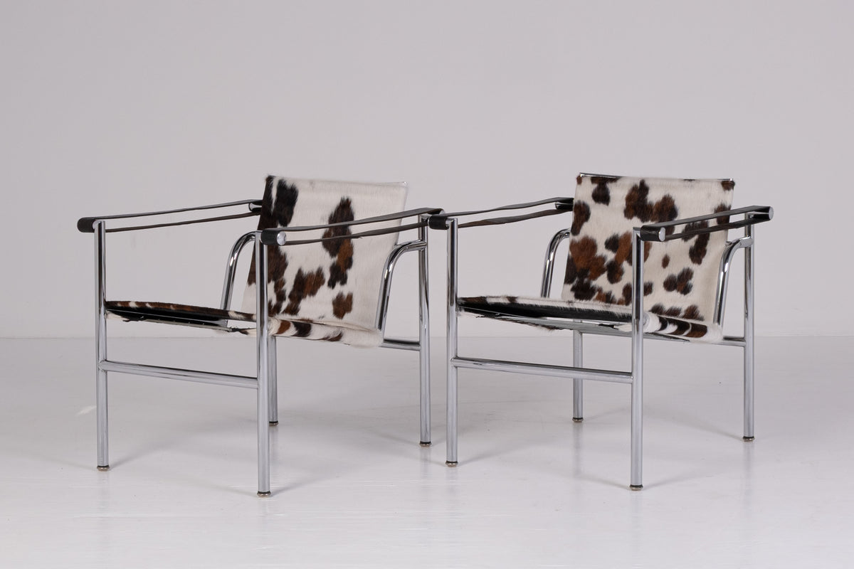 Cassina LC1 Cowhide black leather pair 2 by Cassina, view 1 of 5, vintage, Assembly Vintage Dubai