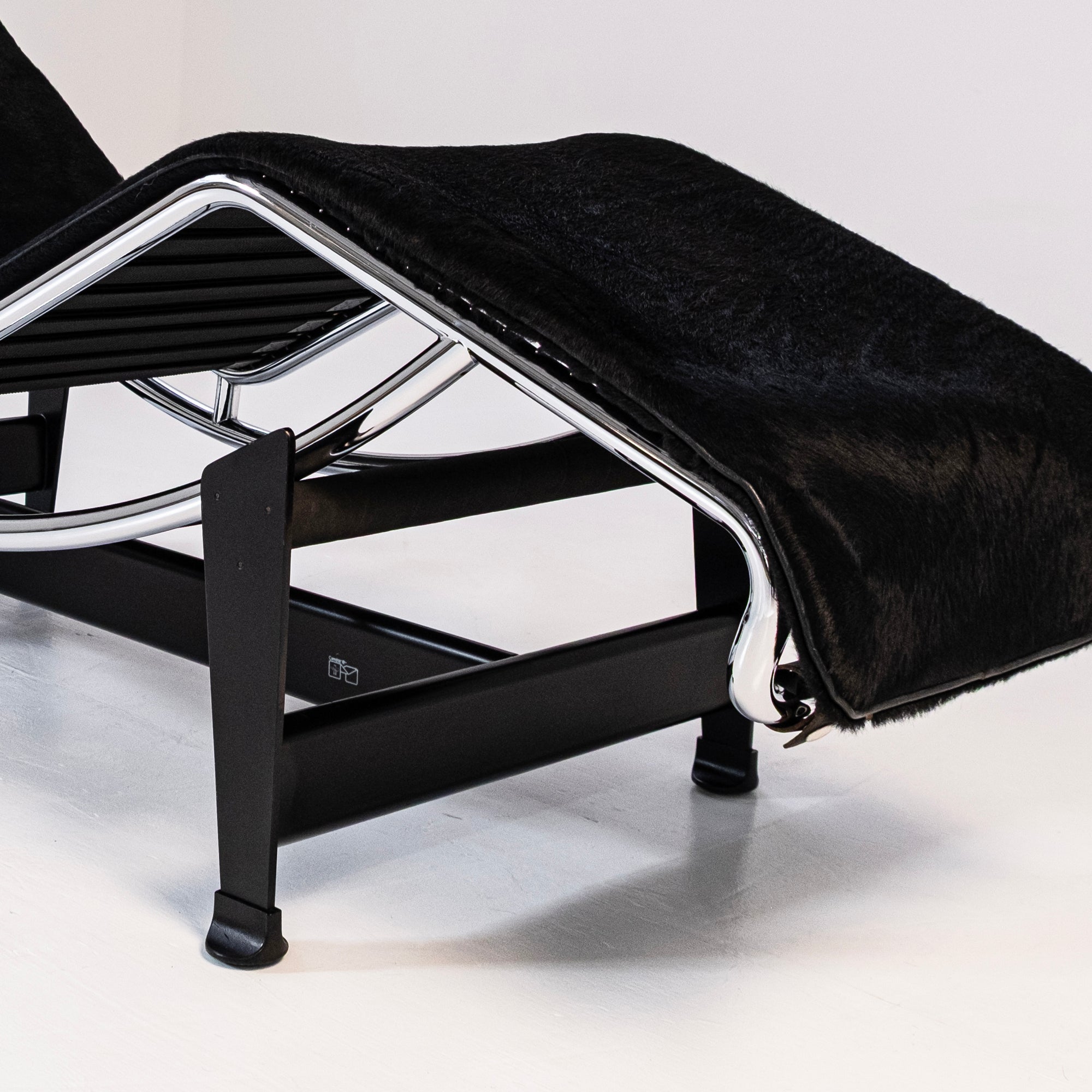 Cassina LC4 in Black Cavallino