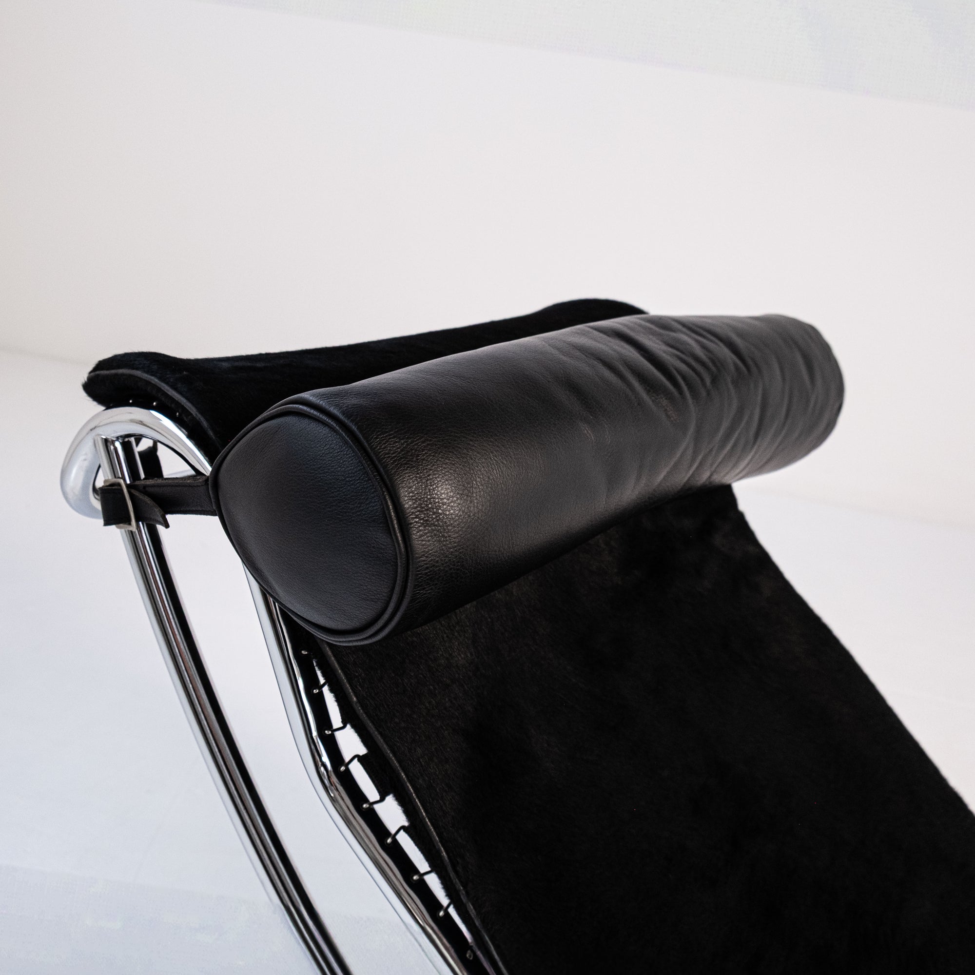 Cassina LC4 in Black Cavallino