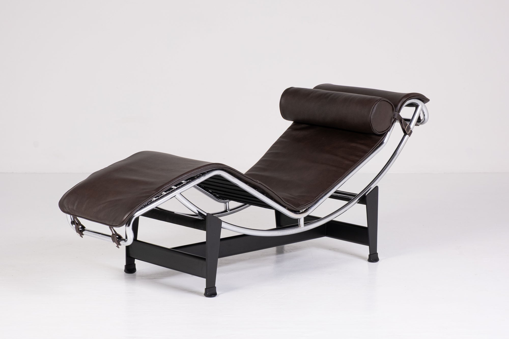 Cassina LC4 in Dark Brown Leather