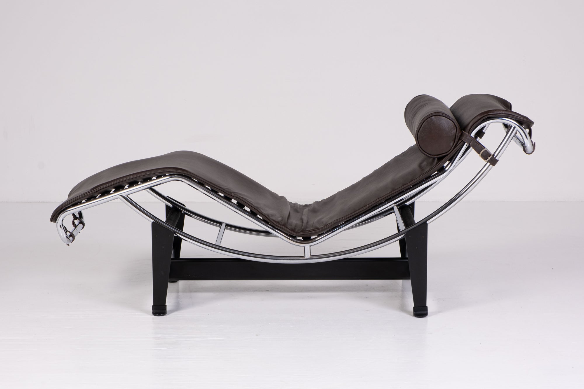 Cassina LC4 in Dark Brown Leather