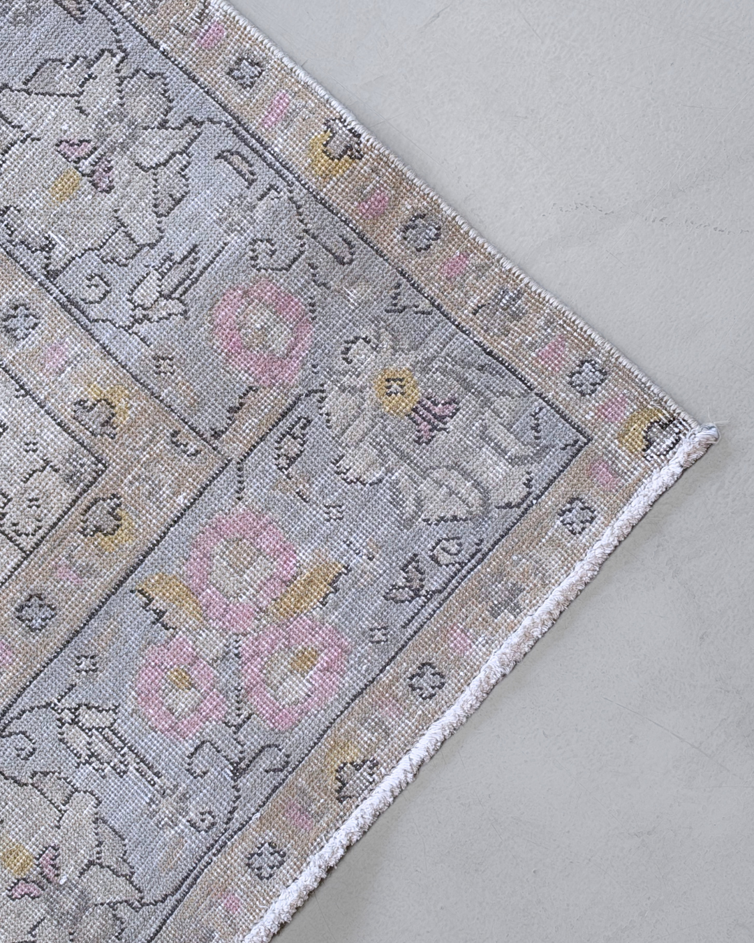 Tabriz Persian Carpet Rose & Lavender Medallion