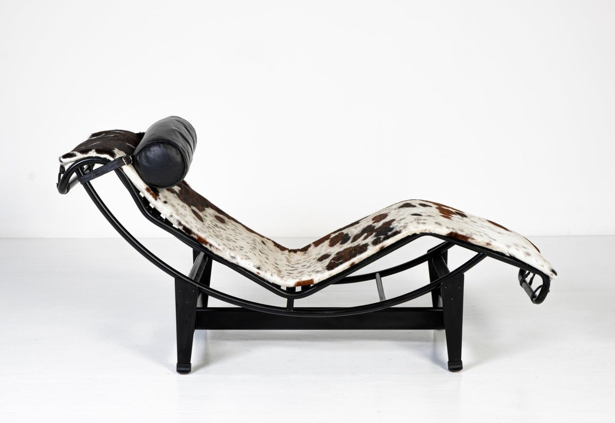 Cassina LC4 in cavallino 2, view 1 of 4, vintage, Assembly Vintage Dubai