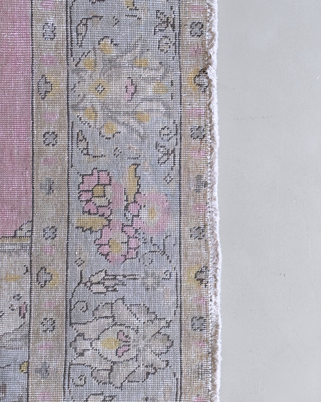 Tabriz Persian Carpet Rose & Lavender Medallion