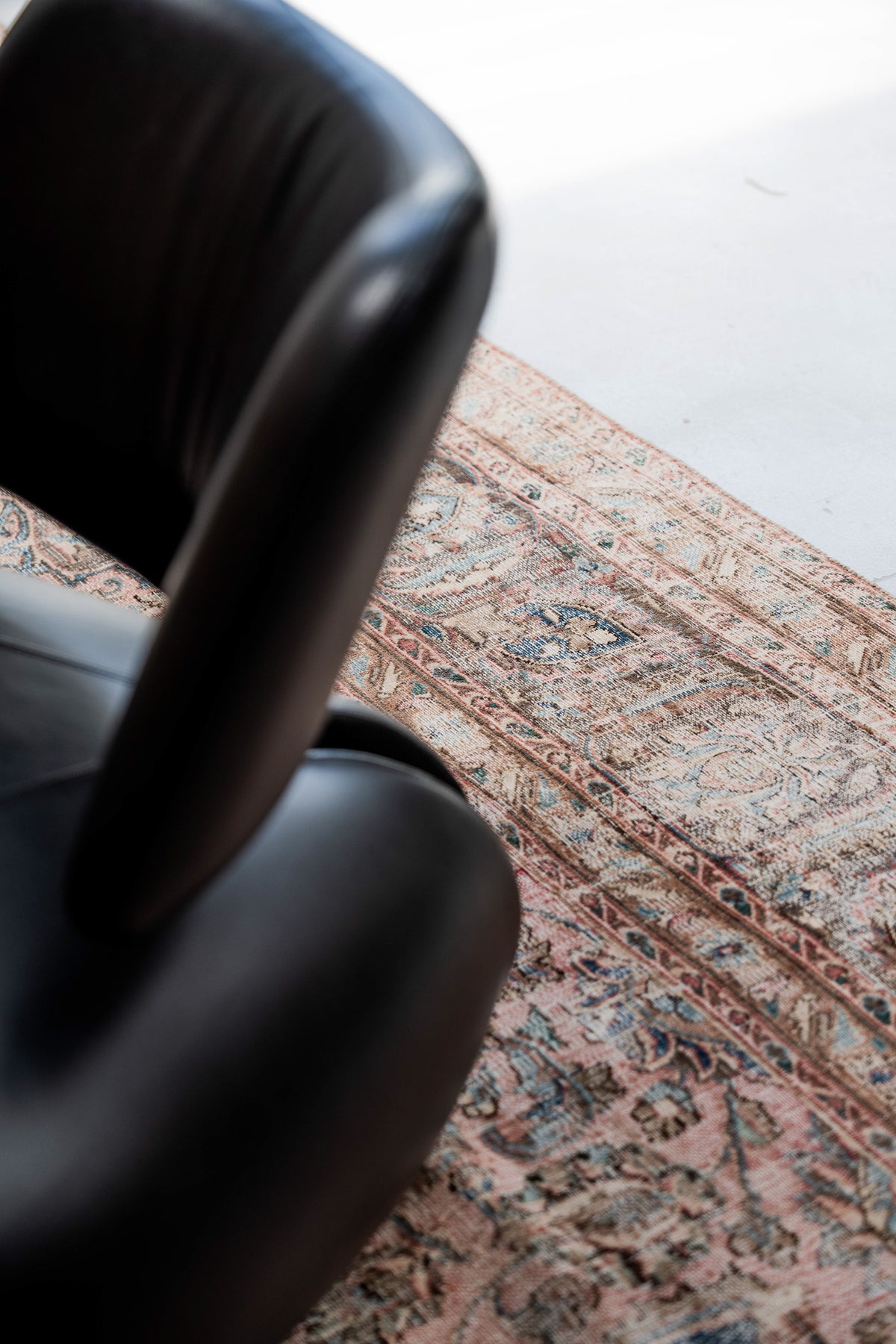 Persian Kashan Carpet, view 2 of 4, vintage, Assembly Vintage Dubai