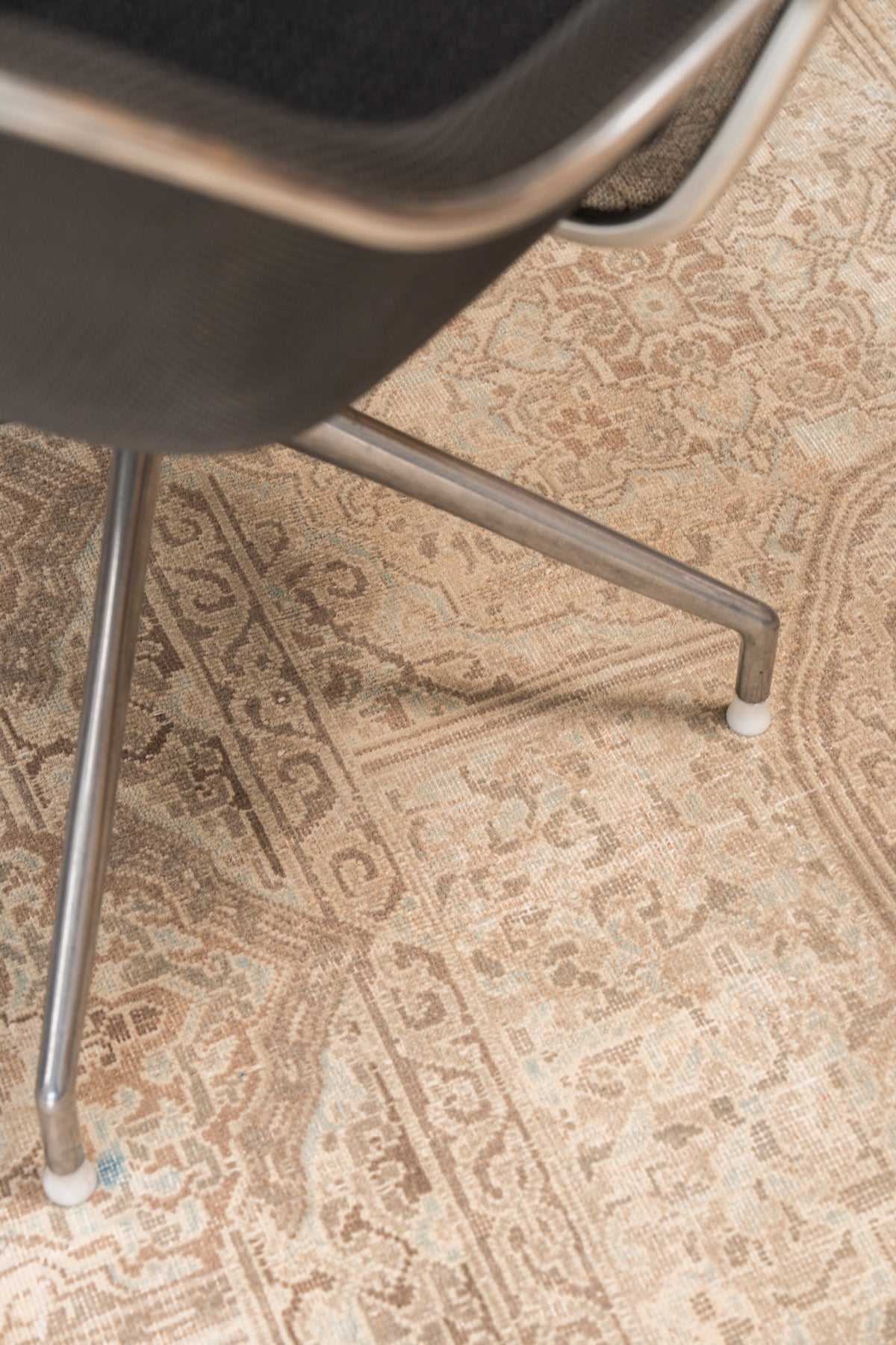 Persian Kerman Carpet Beige, view 2 of 4, vintage, Assembly Vintage Dubai