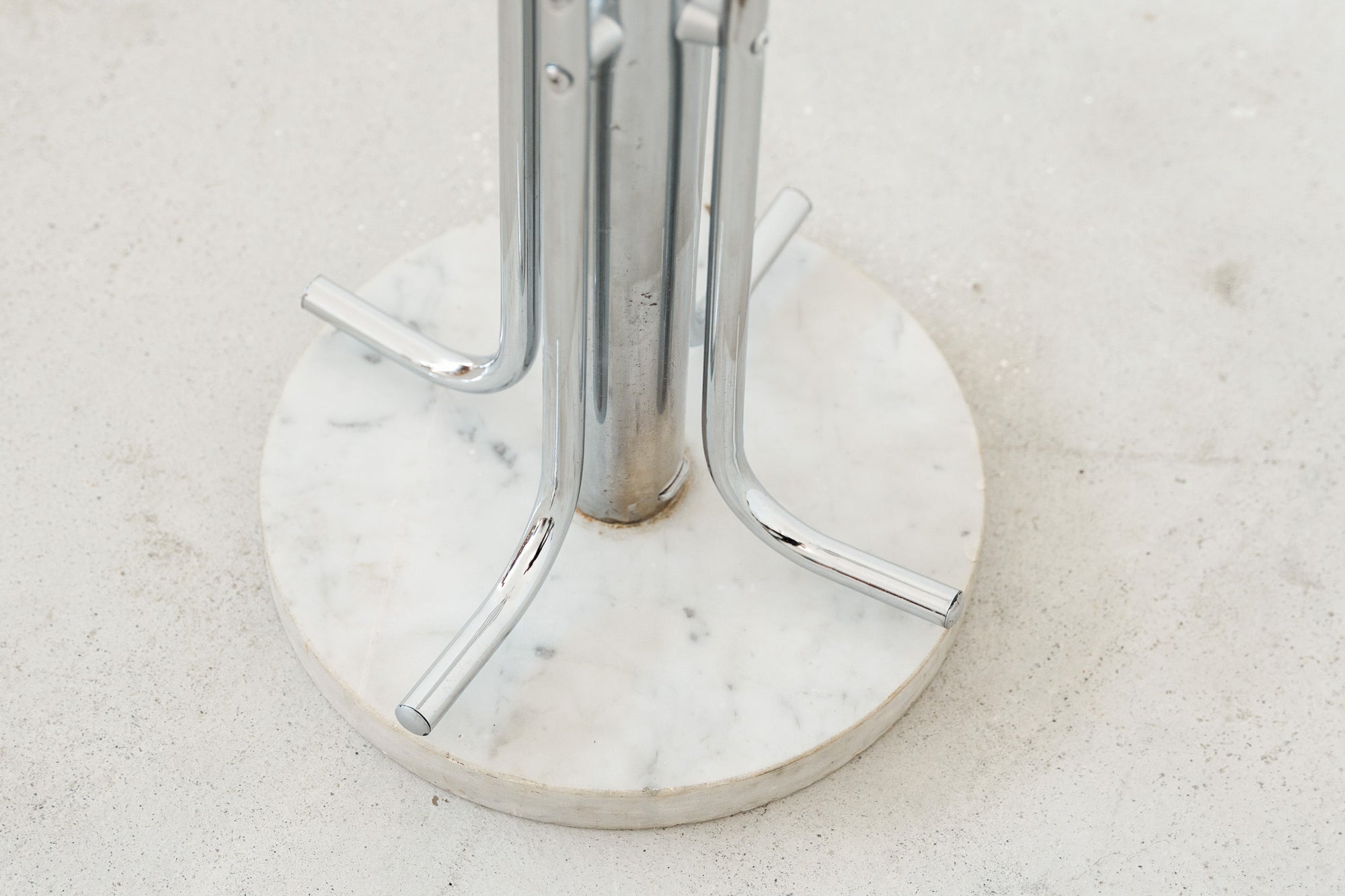 Chrome Hanging Stand