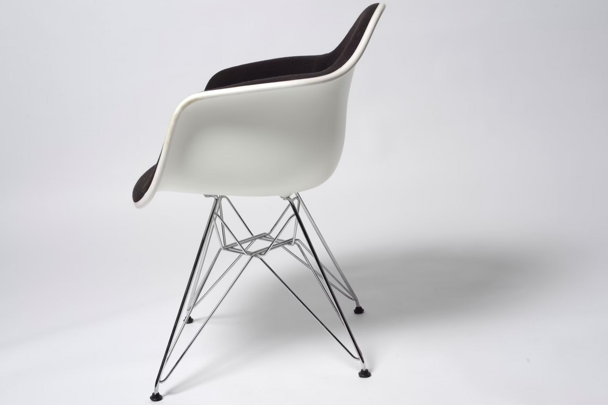 Eames Plastic Armchair DAR, view 2 of 4, vintage, Assembly Vintage Dubai