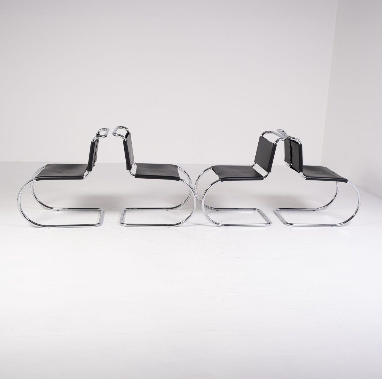 MR10 Knoll Coppia Black