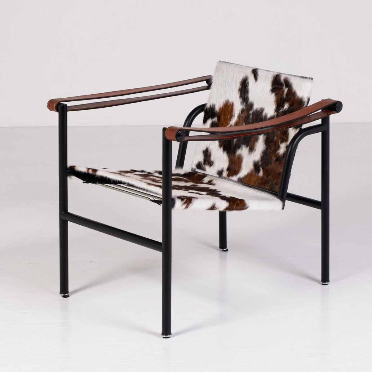 Cassina LC1 Cowhide brown leather by Cassina, view 1 of 5, vintage, Assembly Vintage Dubai