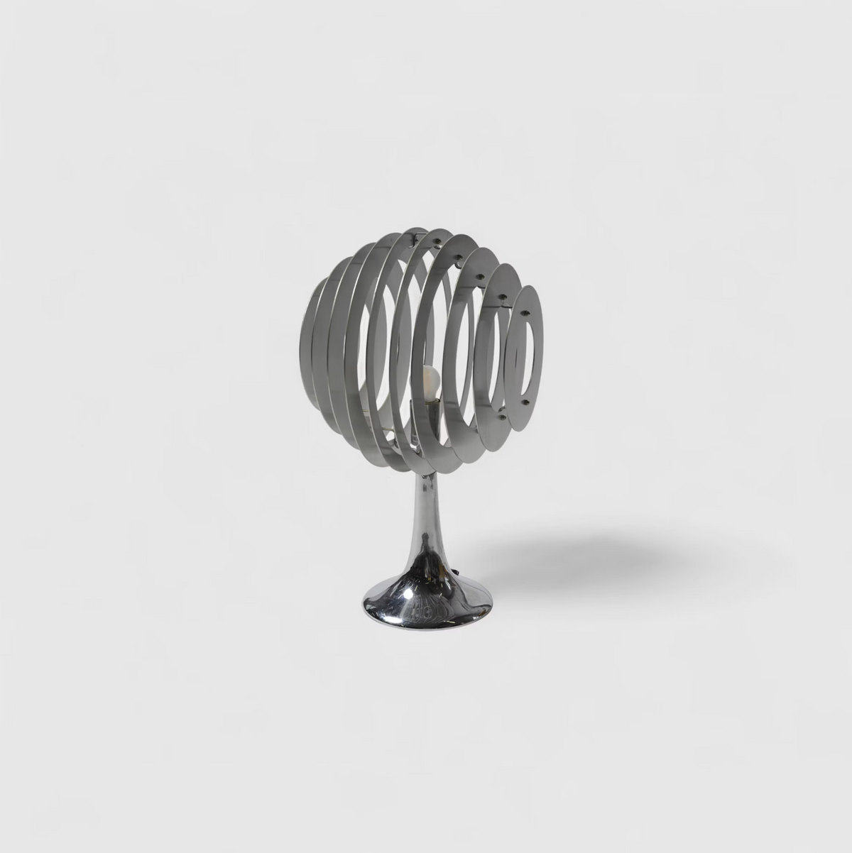 Aluminum table lamp, vintage, Assembly Vintage Dubai