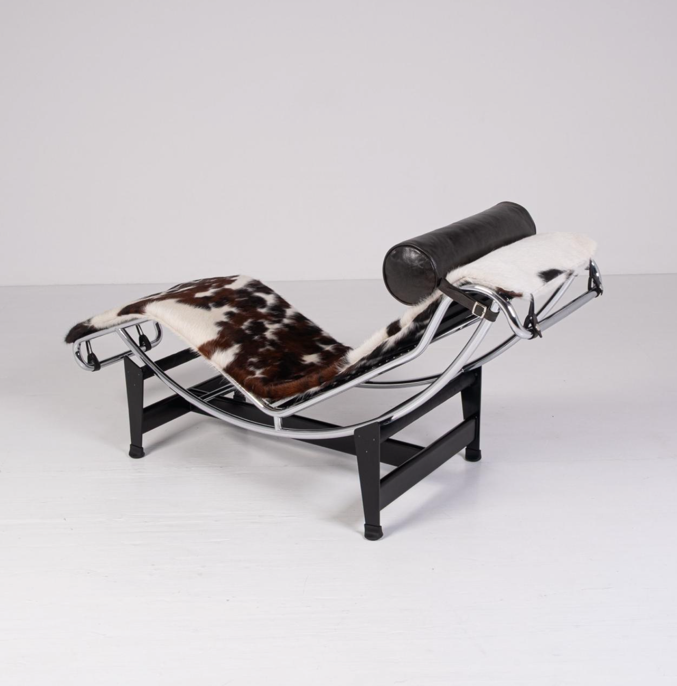 Lc4 Cassina in cavallino
