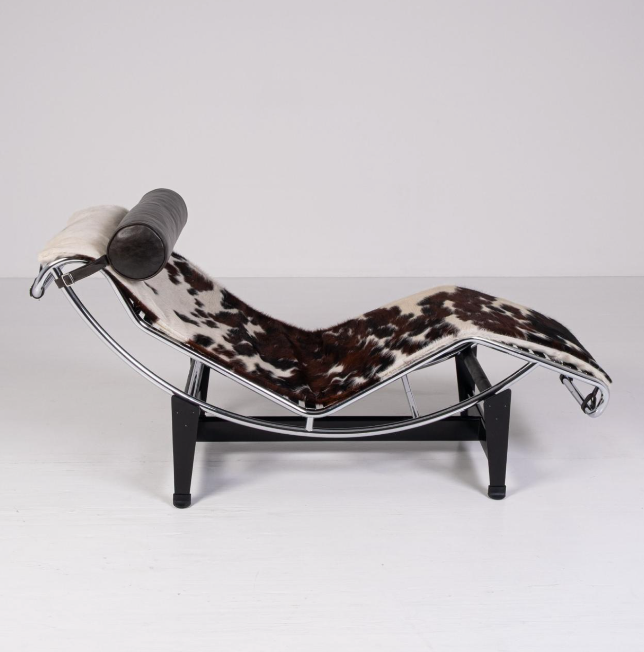 Lc4 Cassina in cavallino