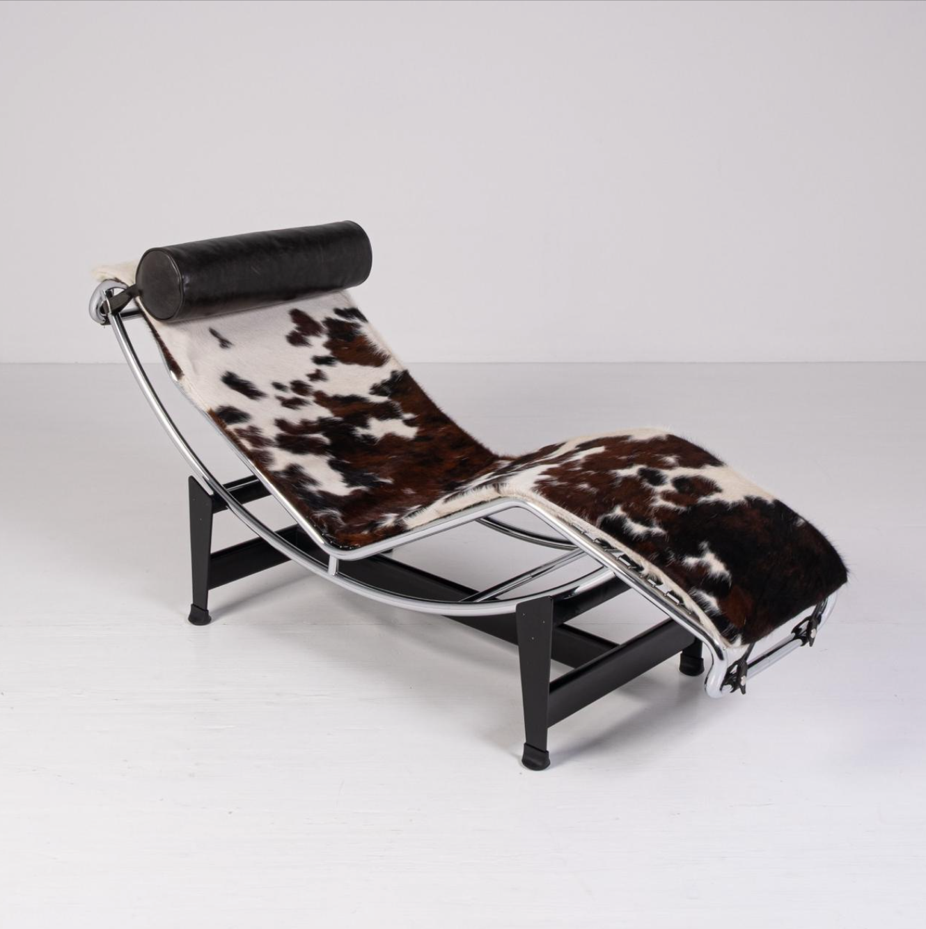 Lc4 Cassina in cavallino