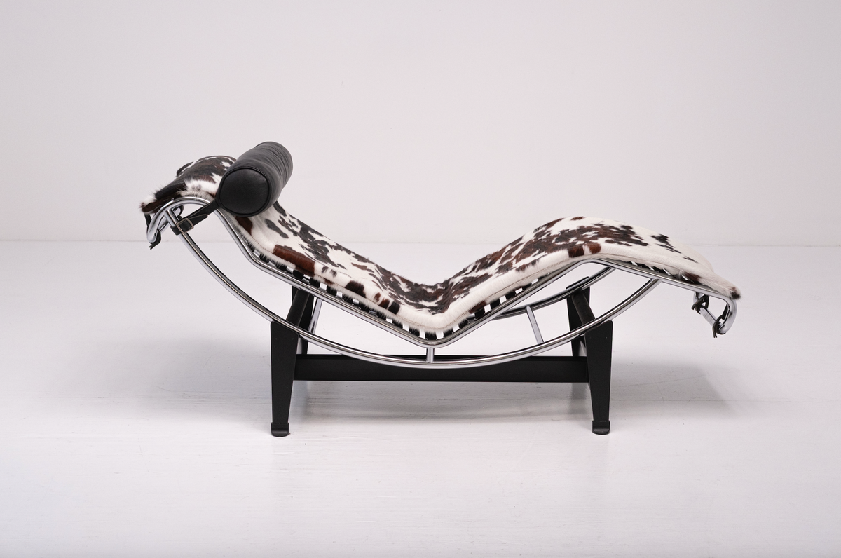 Cassina LC4 in Cavallino 4