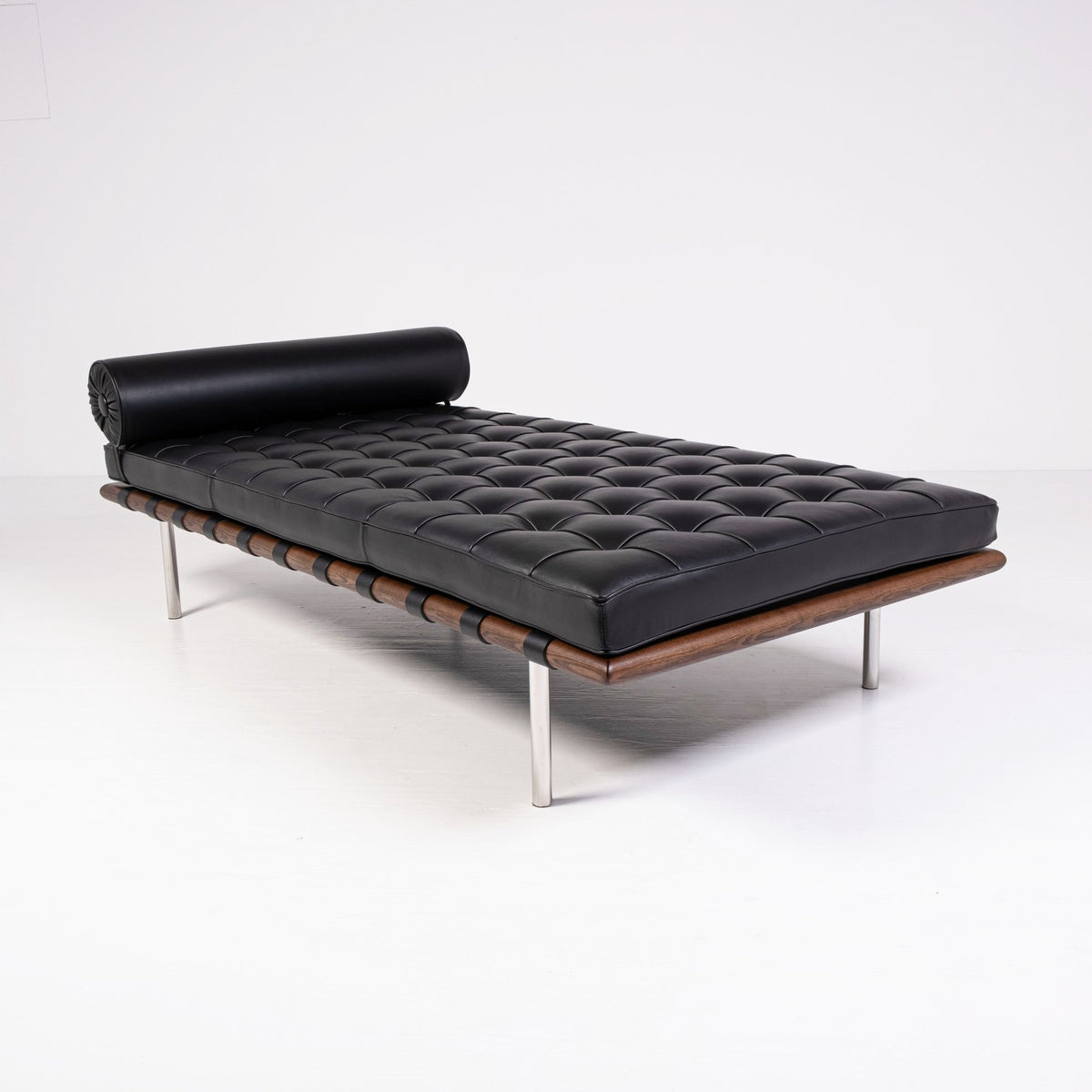 Barcelona daybed by Knoll, view 2 of 4, vintage, Assembly Vintage Dubai
